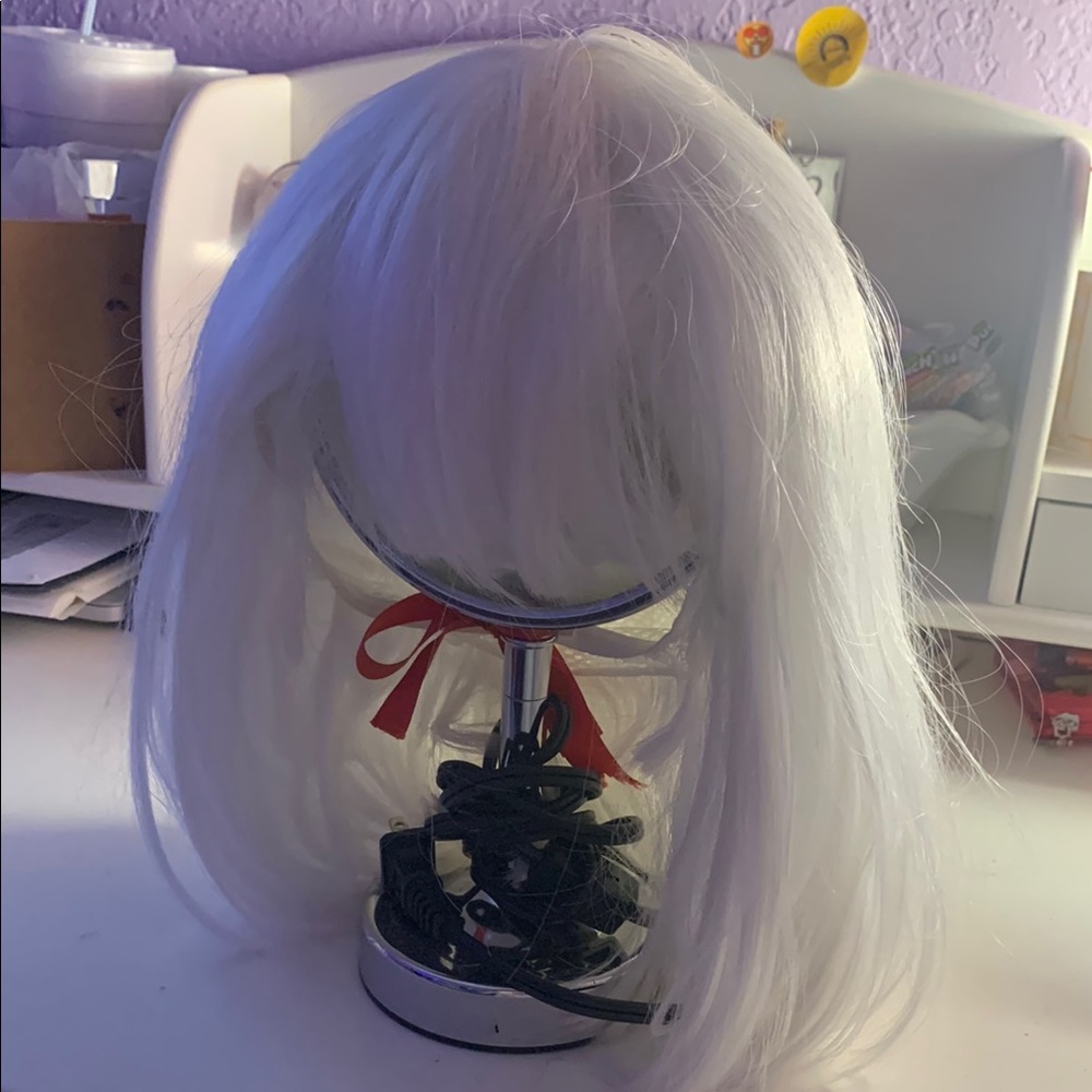 Elegant White Women's Wig